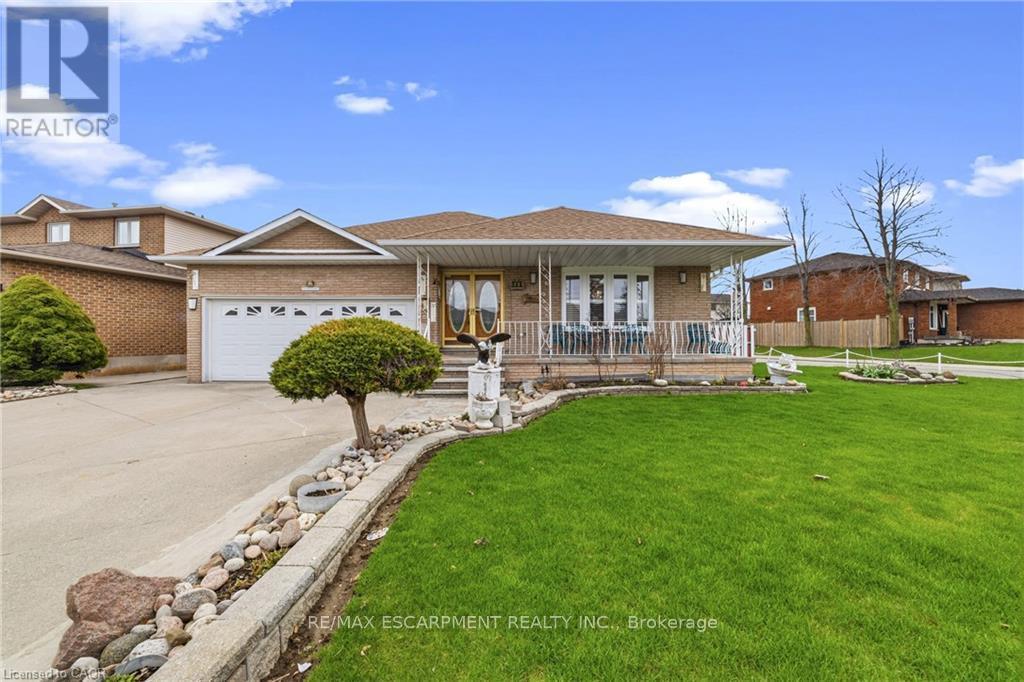 546 Dicenzo Drive, Hamilton, ON - Outdoor With Deck Patio Veranda