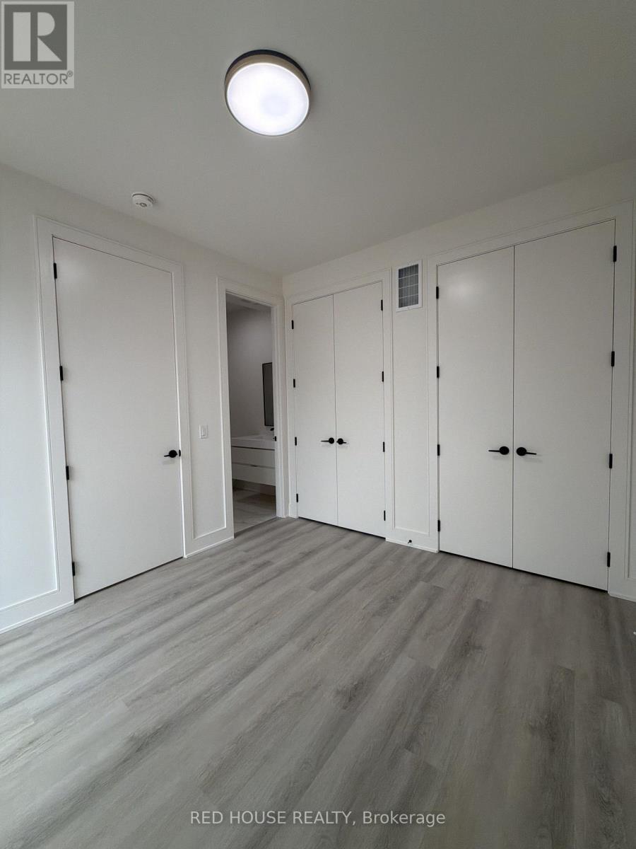 155 Everett Common, St. Catharines, ON - Indoor Photo Showing Garage