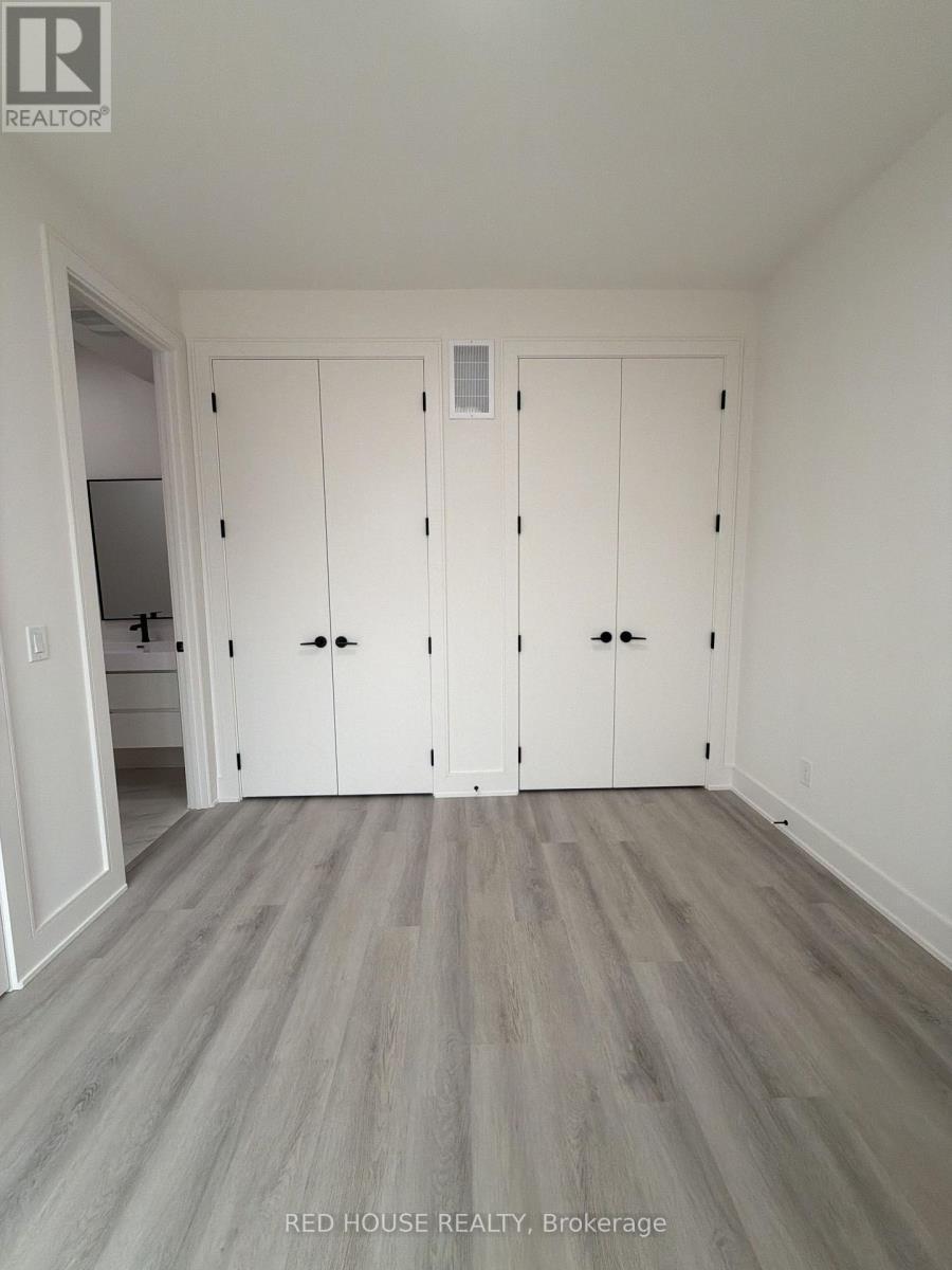 155 Everett Common, St. Catharines, ON - Indoor Photo Showing Garage