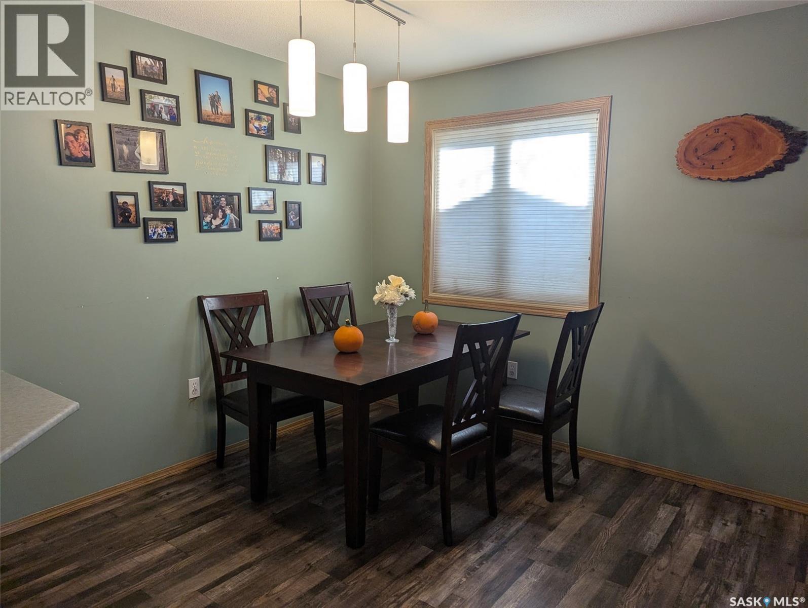 208 Herbert Street, Maple Creek, SK - Indoor Photo Showing Dining Room
