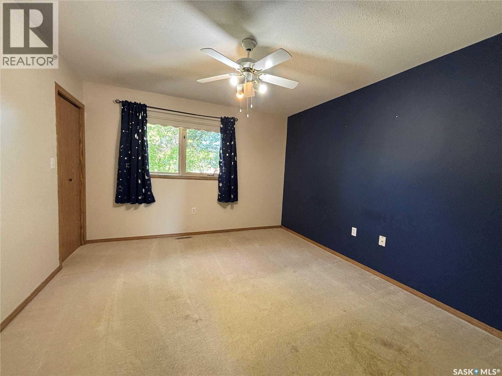 208 Herbert Street, Maple Creek, SK - Indoor Photo Showing Other Room