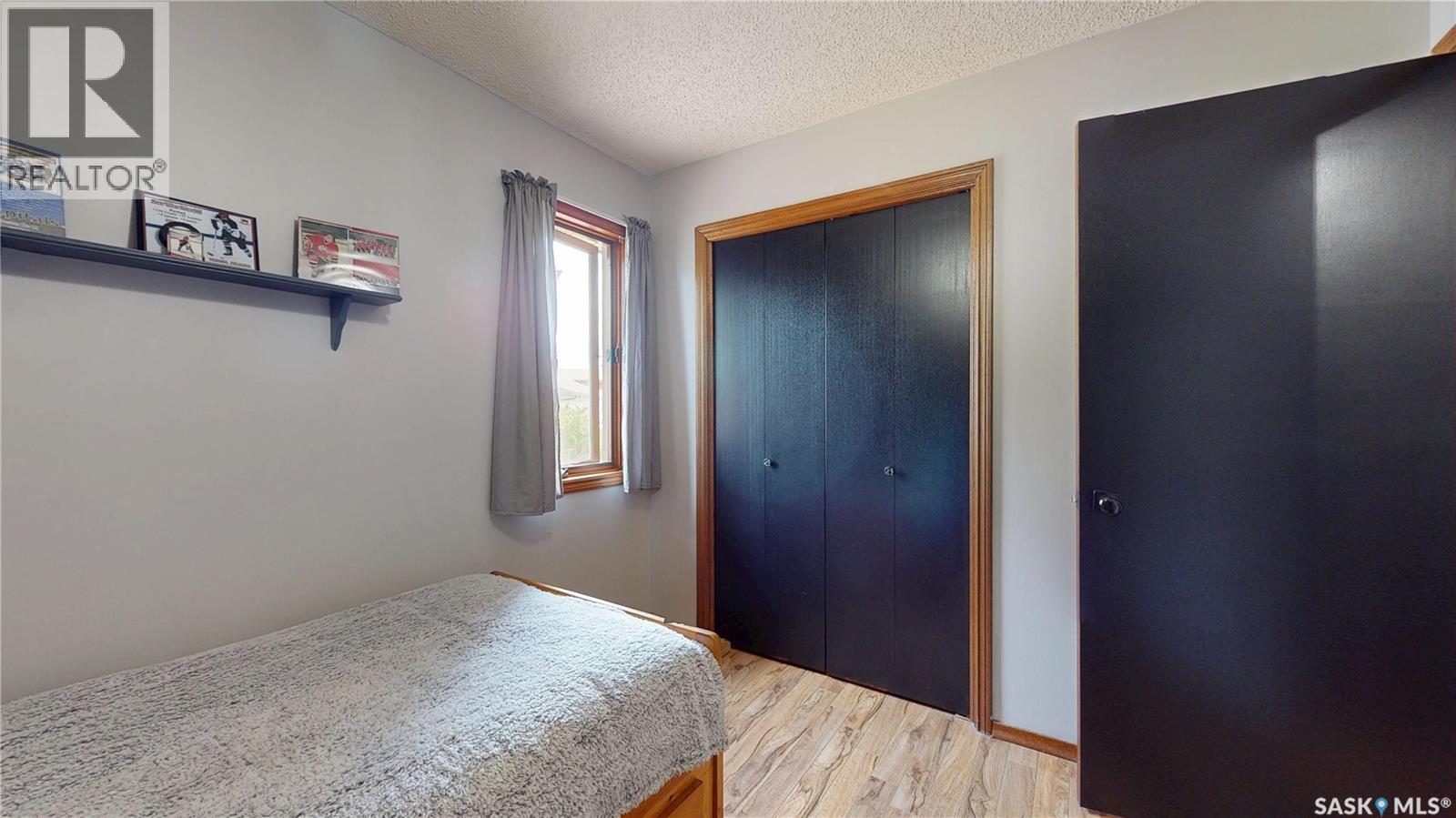 1358 Lakewood Crescent N, Regina, SK - Indoor Photo Showing Bedroom