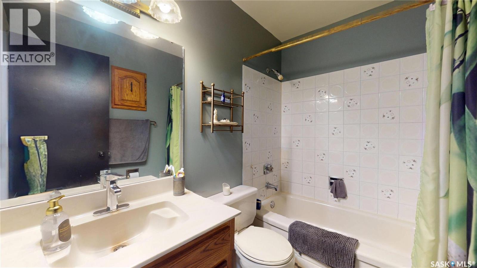 1358 Lakewood Crescent N, Regina, SK - Indoor Photo Showing Bathroom