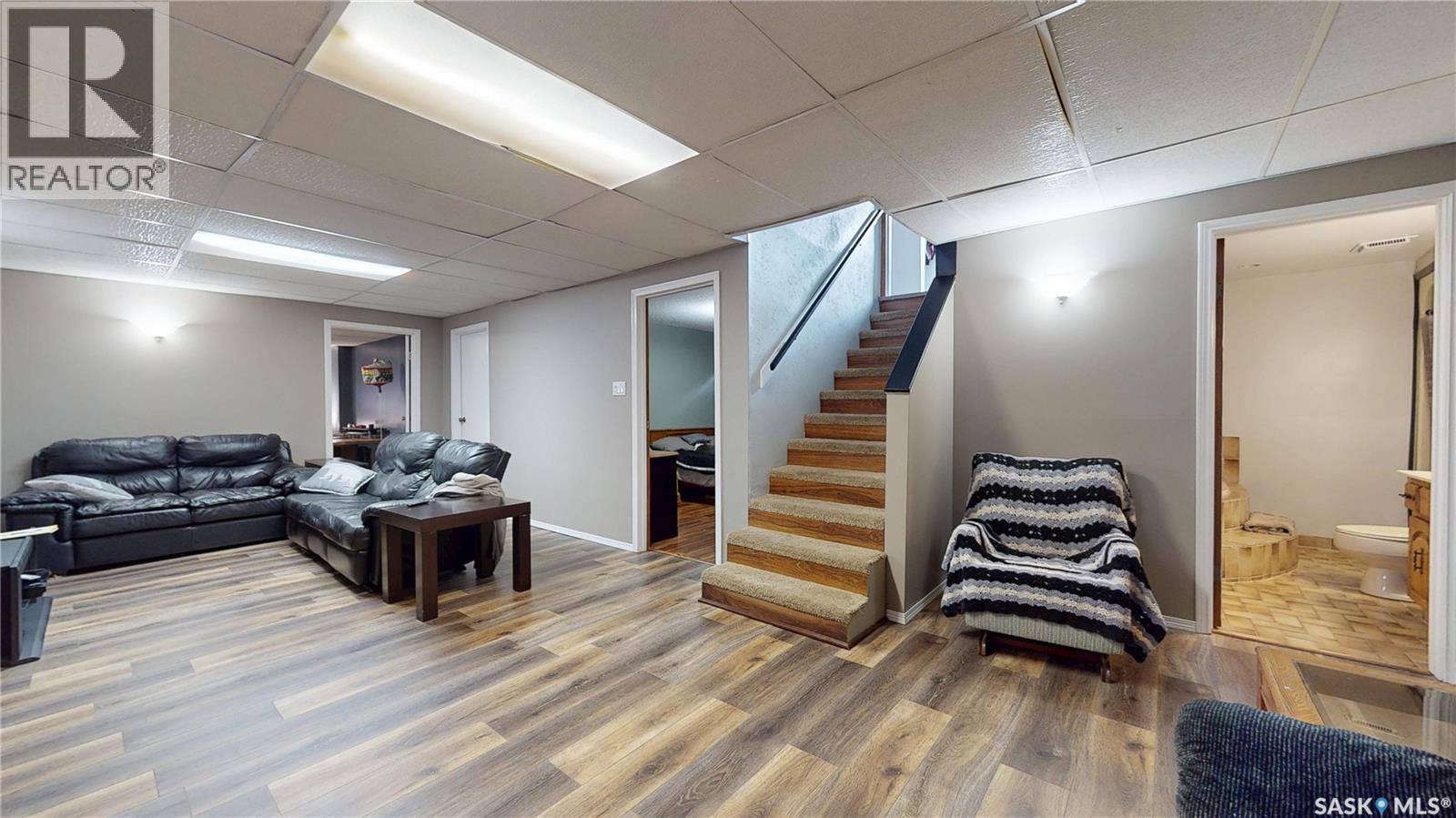 1358 Lakewood Crescent N, Regina, SK - Indoor