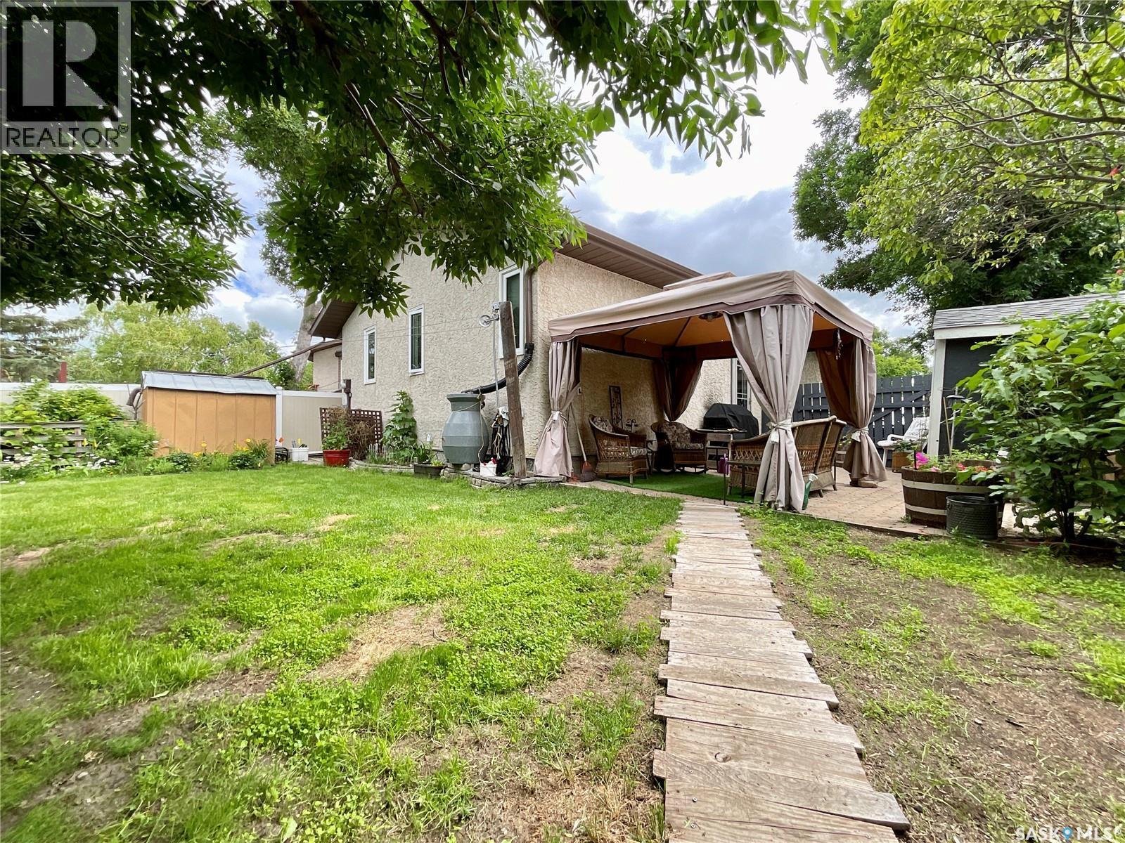 1358 Lakewood Crescent N, Regina, SK - Outdoor With Deck Patio Veranda