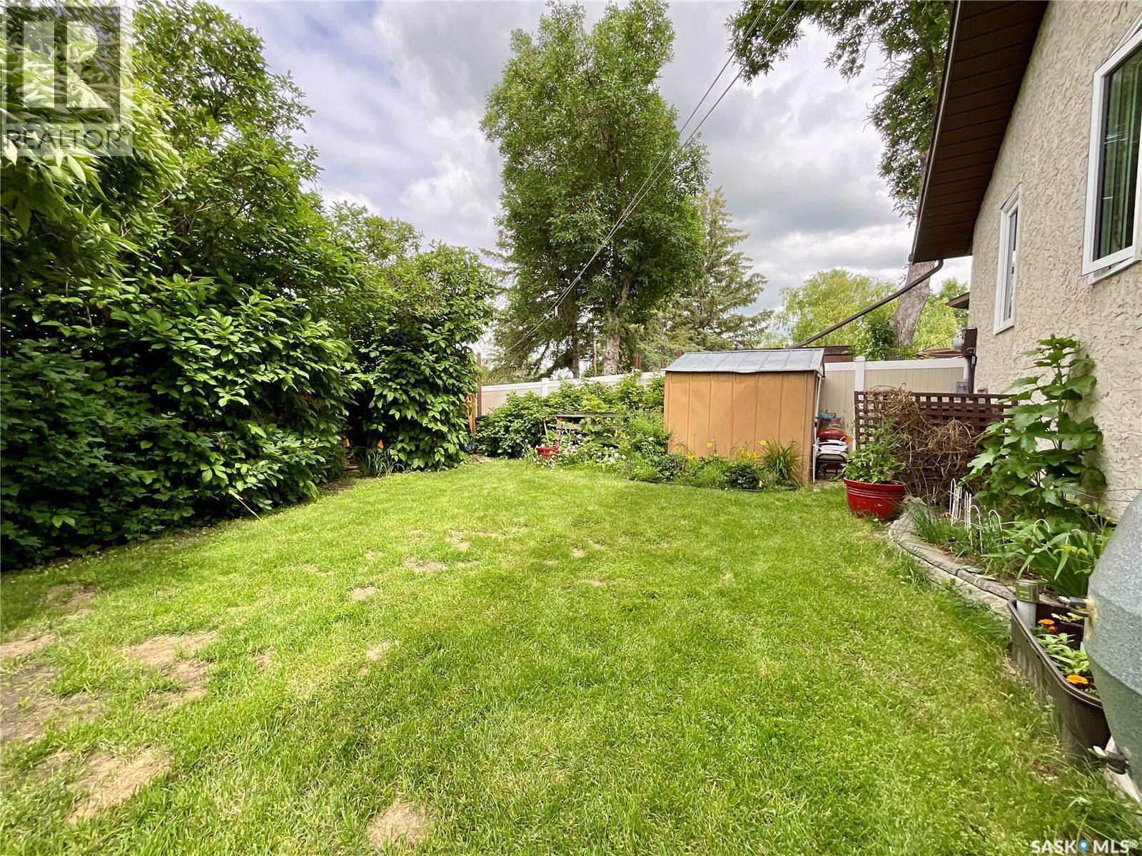 1358 Lakewood Crescent N, Regina, SK - Outdoor