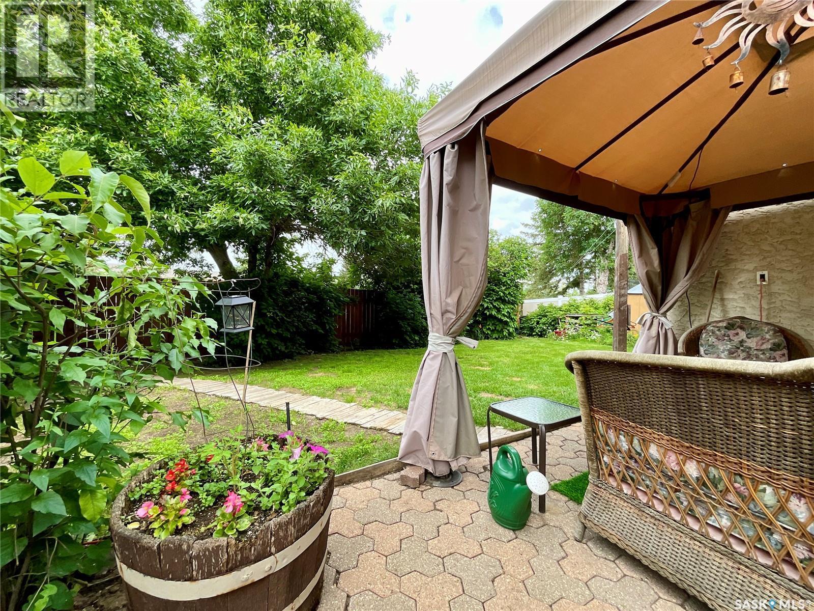 1358 Lakewood Crescent N, Regina, SK - Outdoor