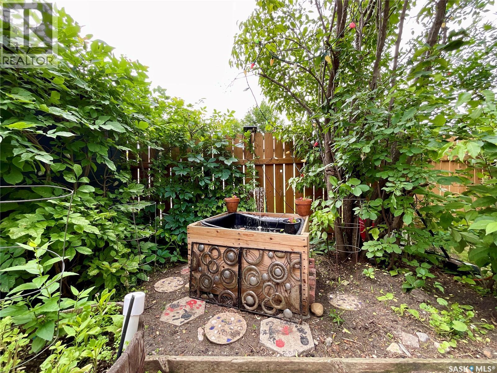 1358 Lakewood Crescent N, Regina, SK - Outdoor