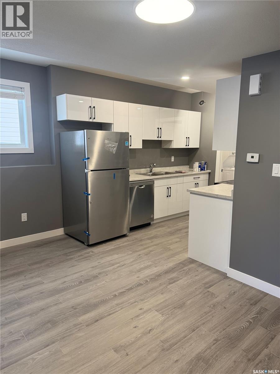 415 Mcarthur Crescent, Saskatoon, SK - Indoor Photo Showing Kitchen