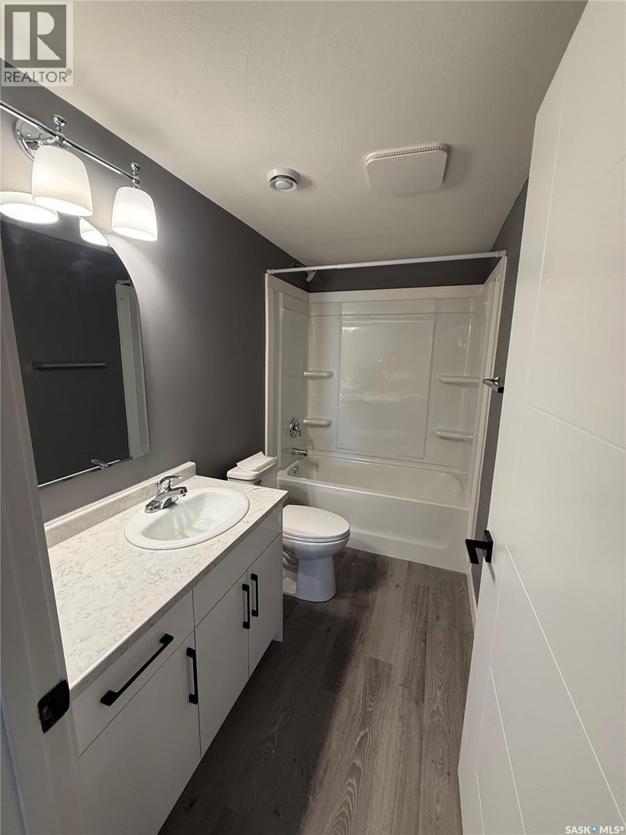 415 Mcarthur Crescent, Saskatoon, SK - Indoor Photo Showing Bathroom