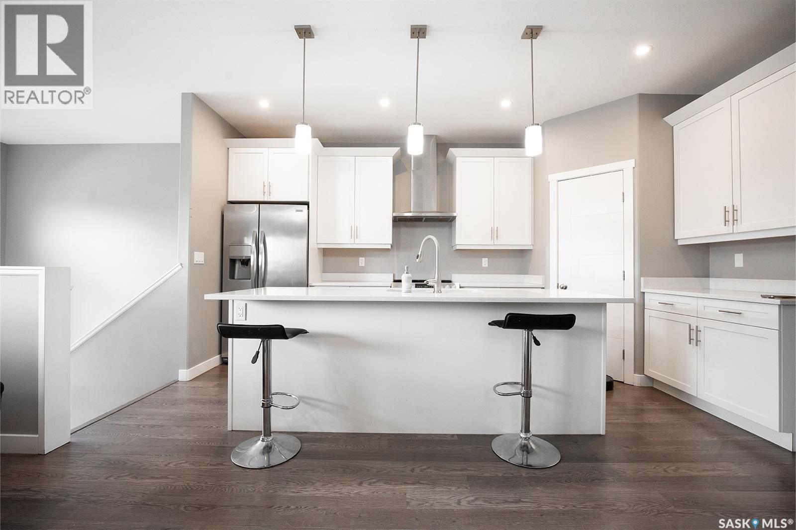 415 Mcarthur Crescent, Saskatoon, SK - Indoor Photo Showing Kitchen With Upgraded Kitchen
