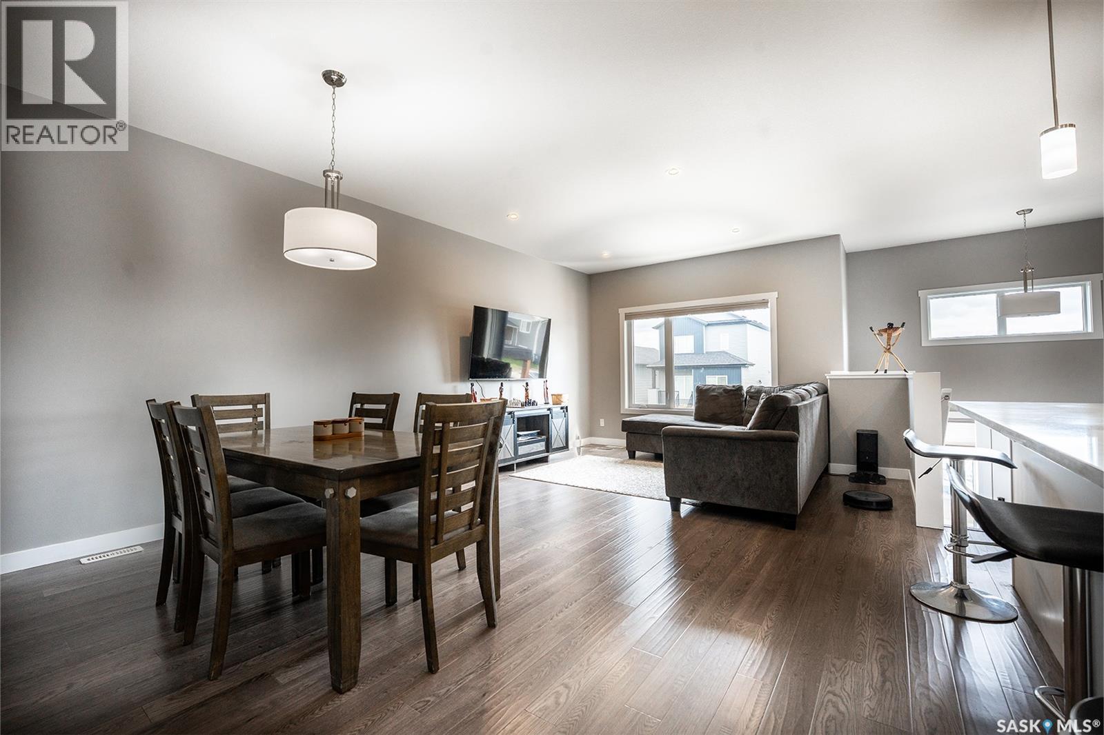 415 Mcarthur Crescent, Saskatoon, SK - Indoor