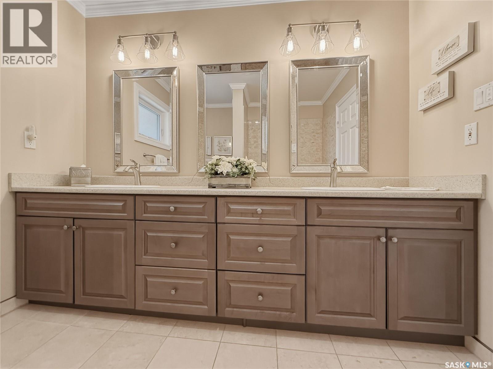 1165 North Hill Drive, Swift Current, SK - Indoor Photo Showing Bathroom