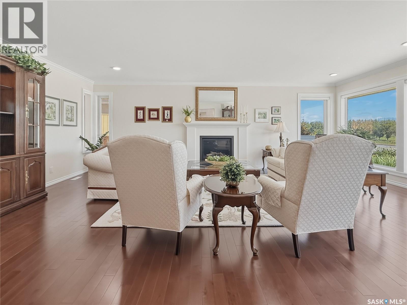 1165 North Hill Drive, Swift Current, SK - Indoor Photo Showing Living Room