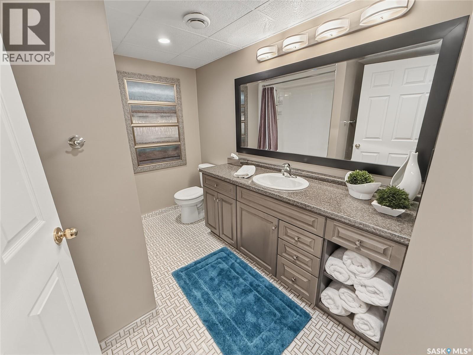 1165 North Hill Drive, Swift Current, SK - Indoor Photo Showing Bathroom