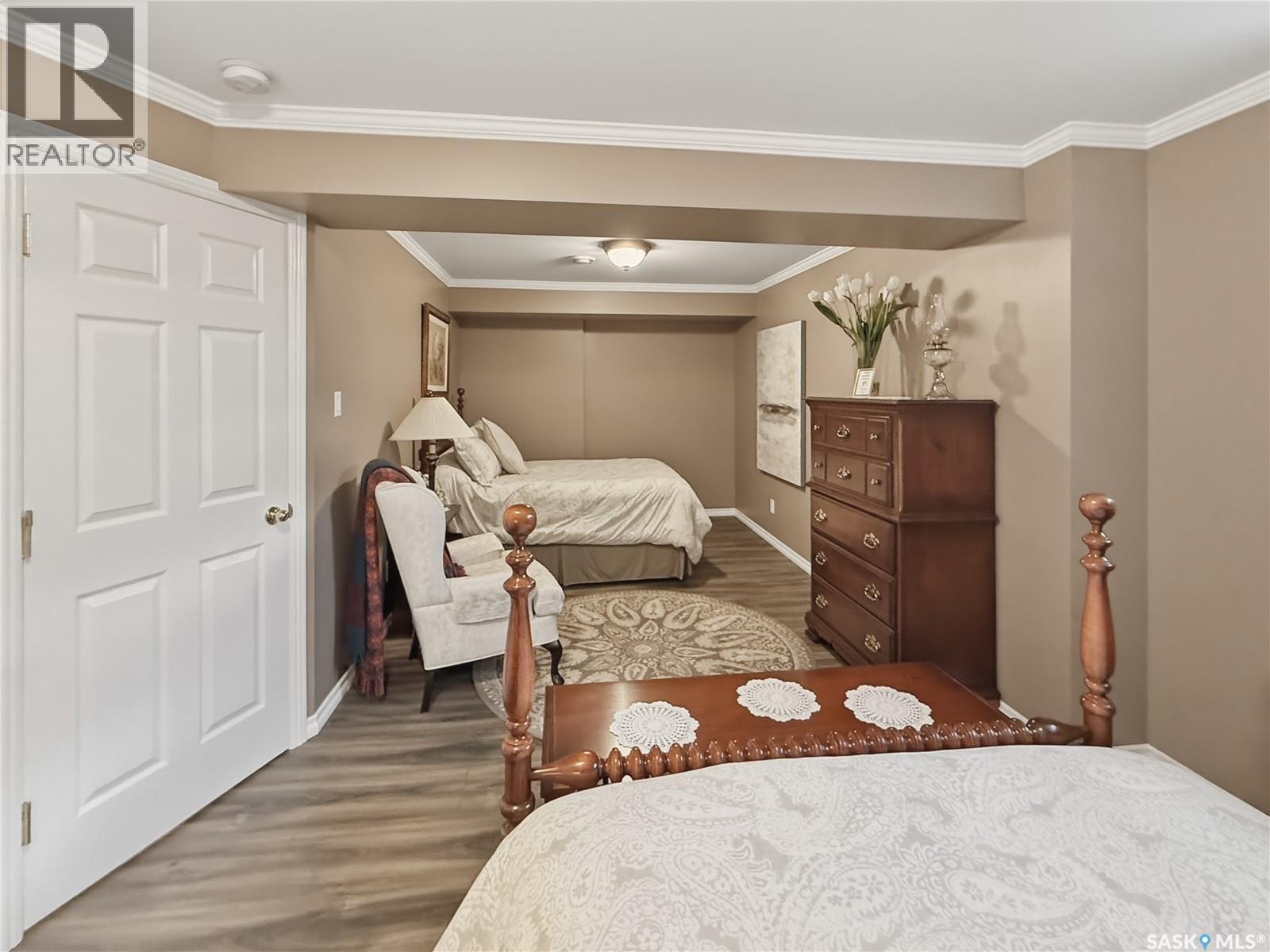 1165 North Hill Drive, Swift Current, SK - Indoor Photo Showing Bedroom