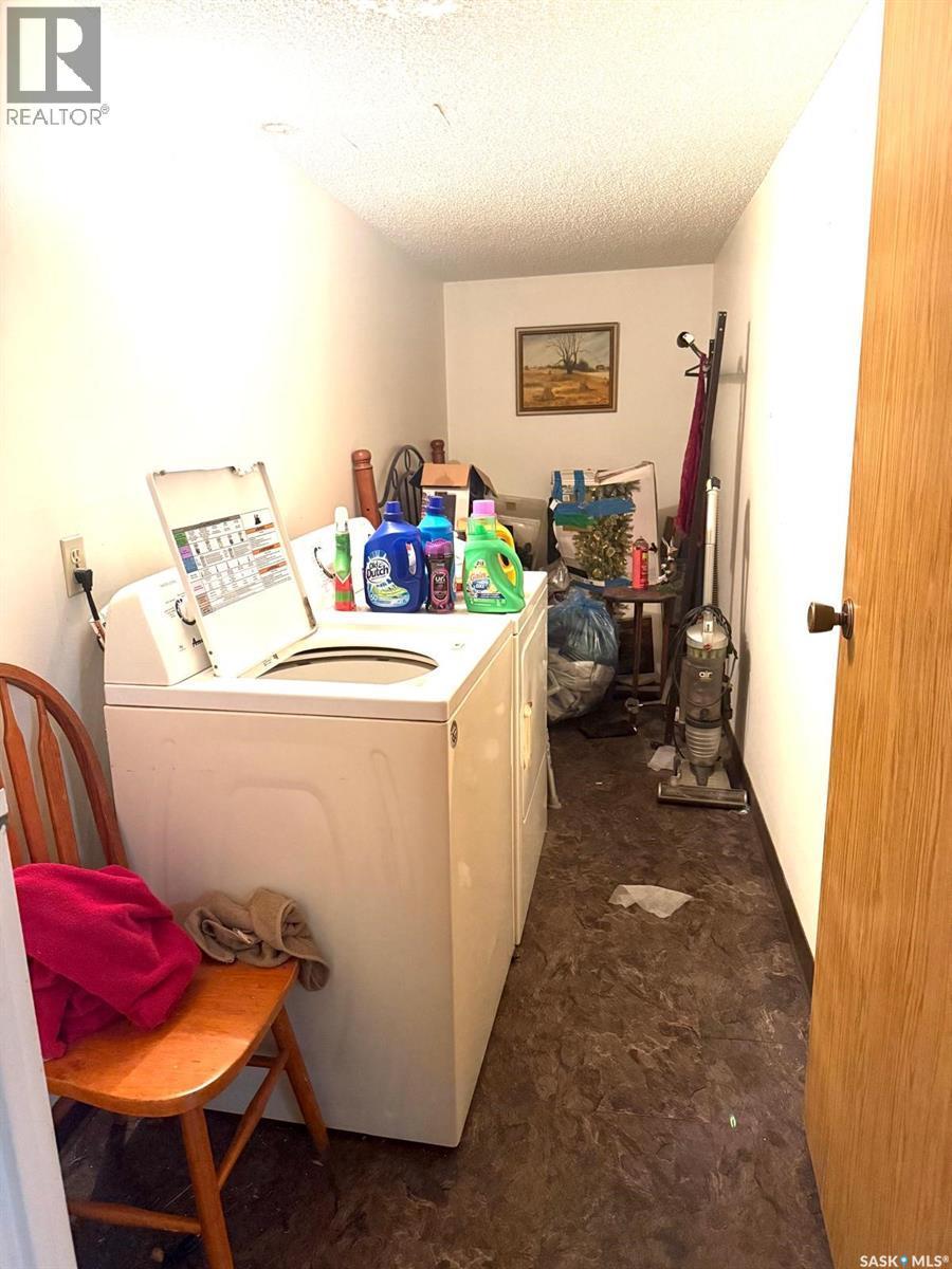 404 2125 Osler Street, Regina, SK - Indoor Photo Showing Laundry Room