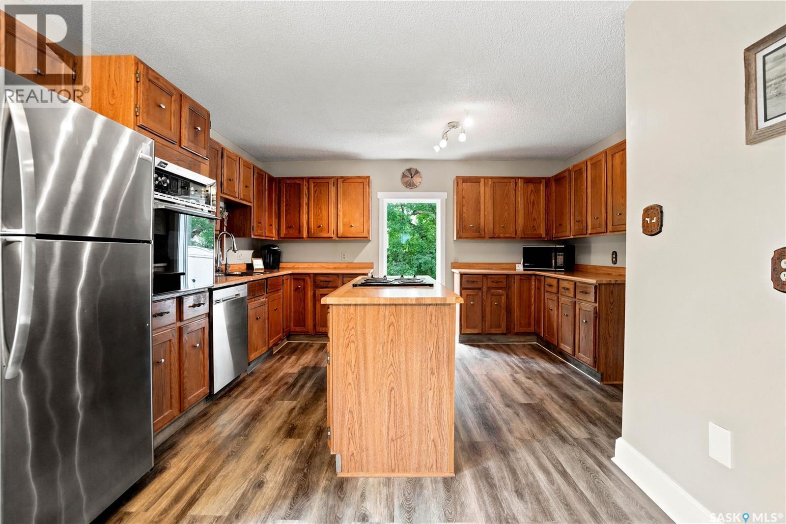 300 Main Street, Dysart, SK - Indoor Photo Showing Kitchen