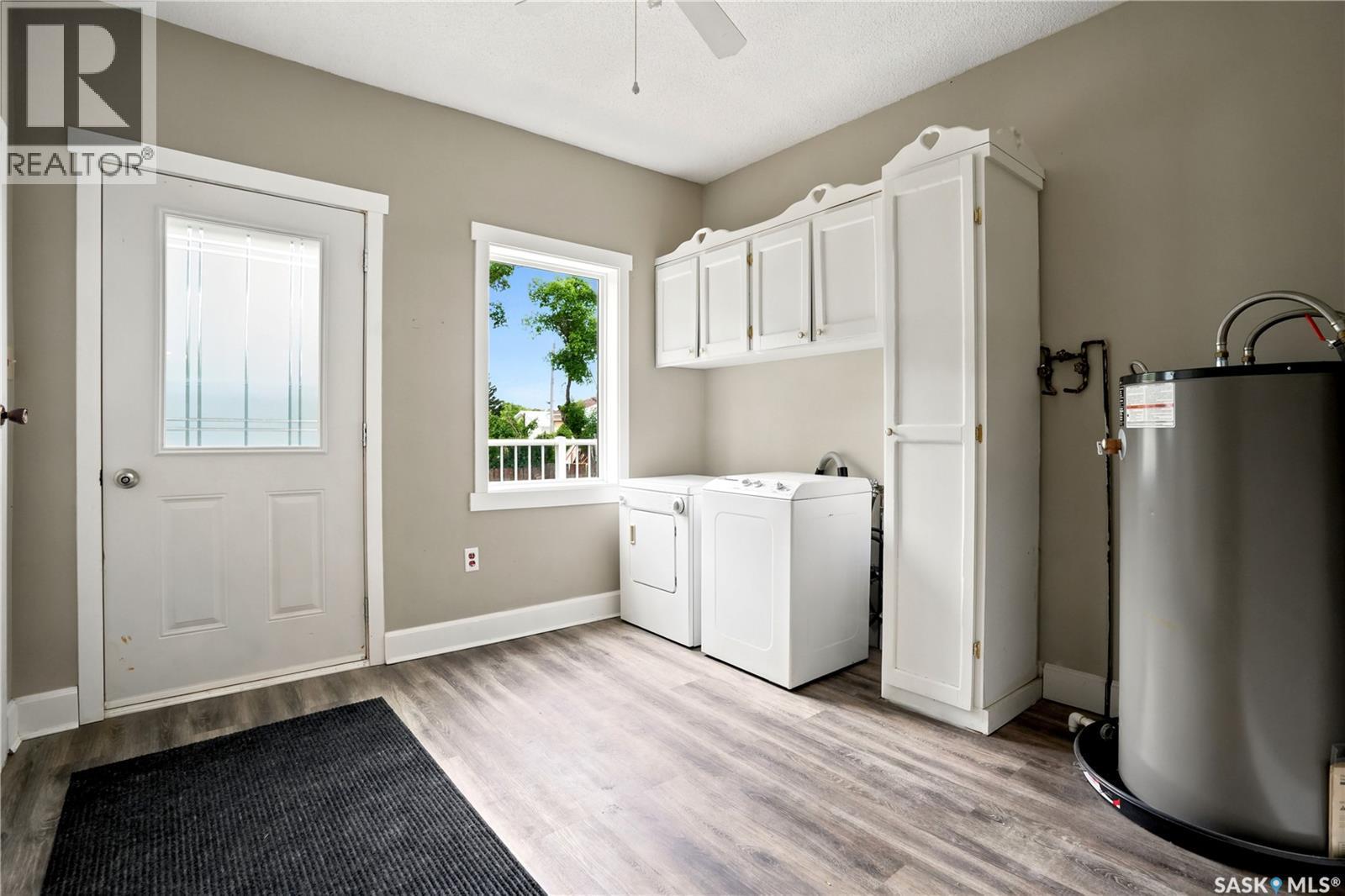 300 Main Street, Dysart, SK - Indoor Photo Showing Laundry Room