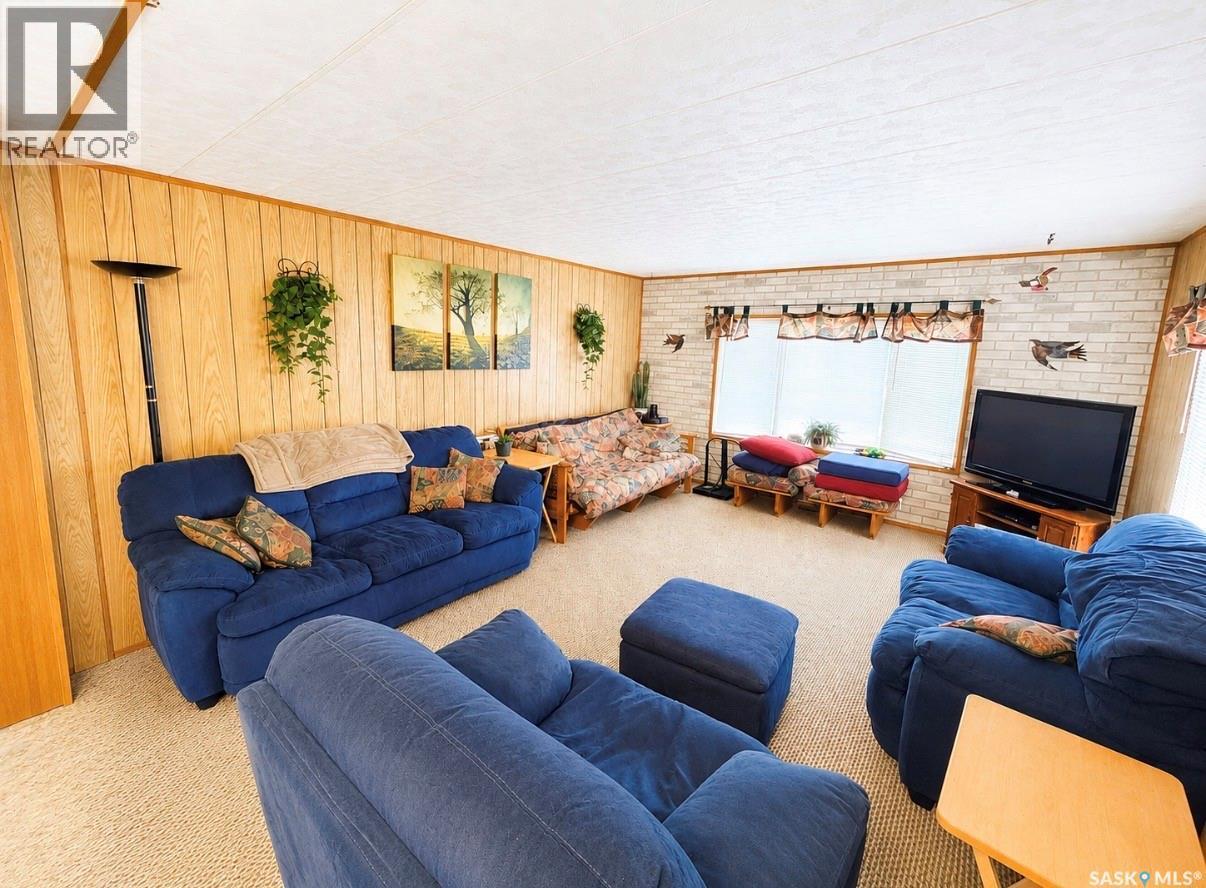 Palliser Lakeview, Diefenbaker Lake, SK - Indoor Photo Showing Living Room