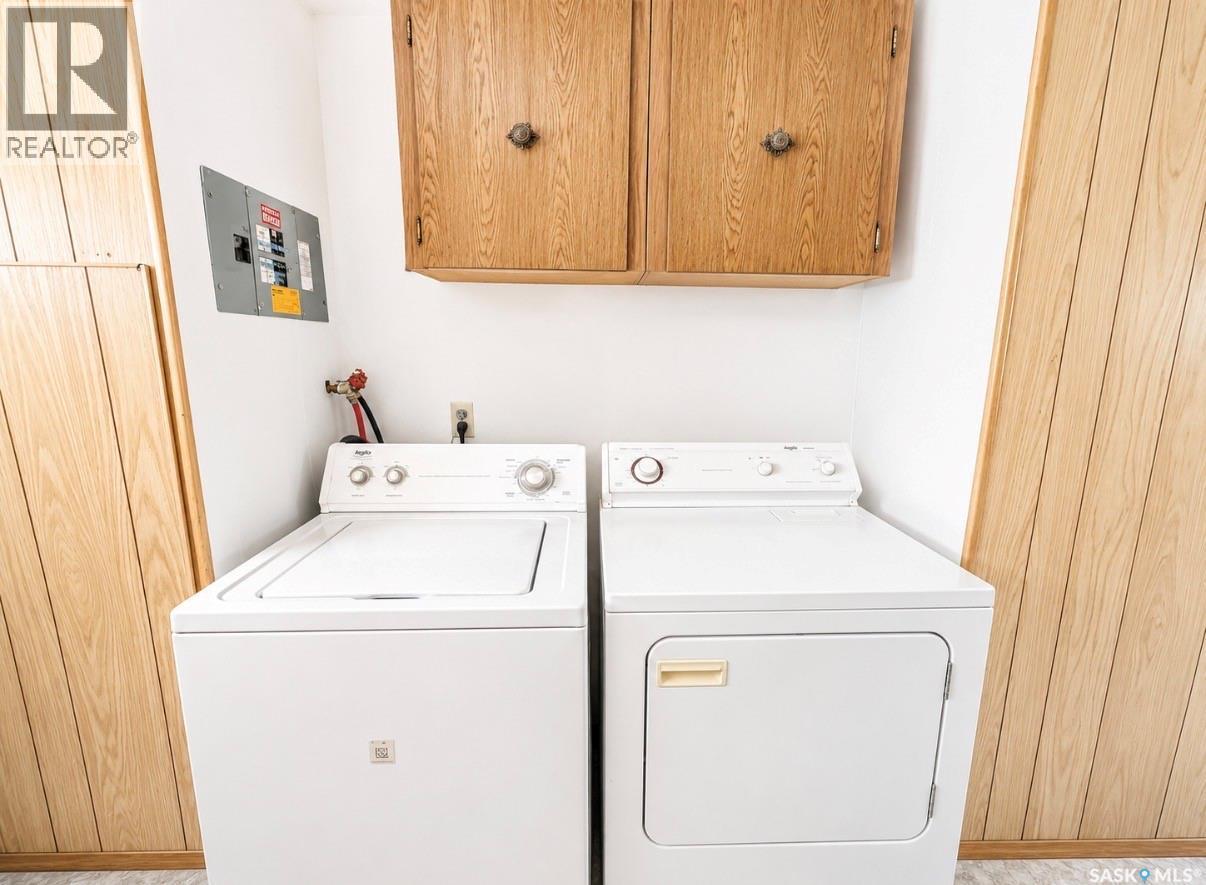 Palliser Lakeview, Diefenbaker Lake, SK - Indoor Photo Showing Laundry Room