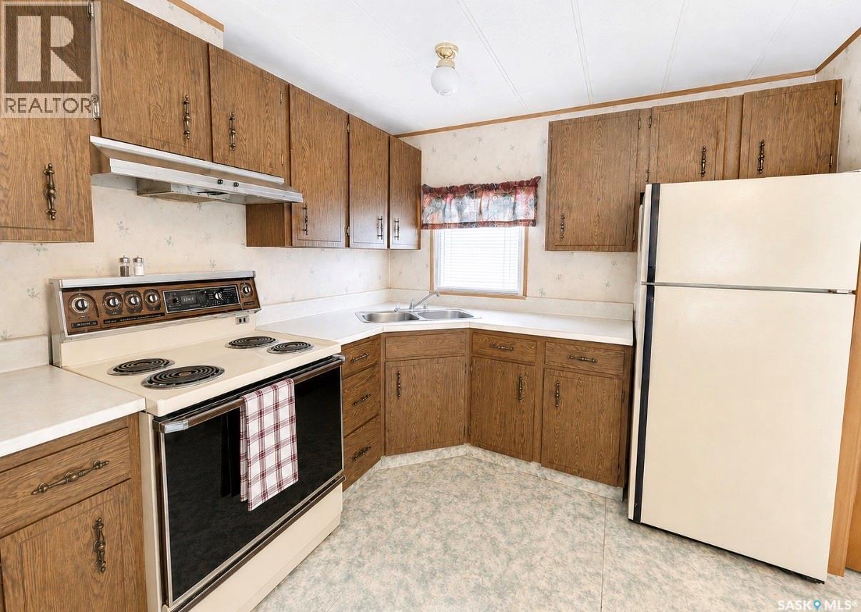 Palliser Lakeview, Diefenbaker Lake, SK - Indoor Photo Showing Kitchen With Double Sink