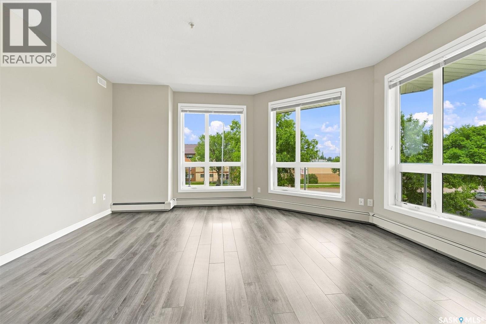 210 1015 Moss Avenue, Saskatoon, SK - Indoor