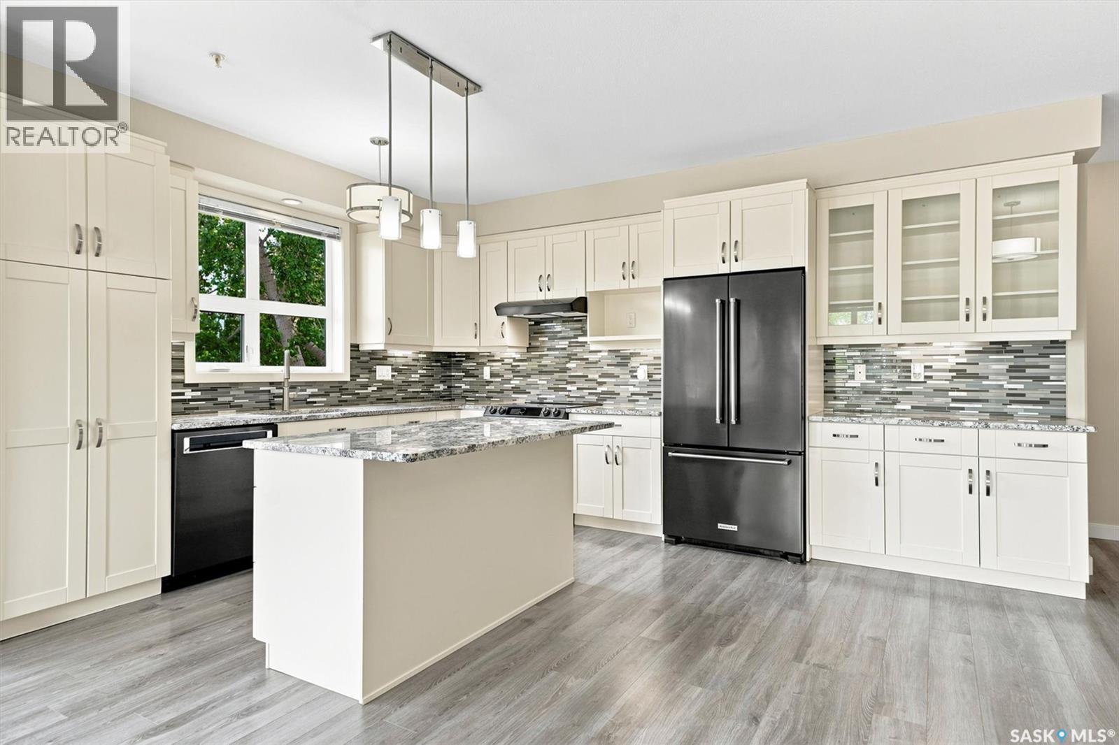 210 1015 Moss Avenue, Saskatoon, SK - Indoor Photo Showing Kitchen With Upgraded Kitchen