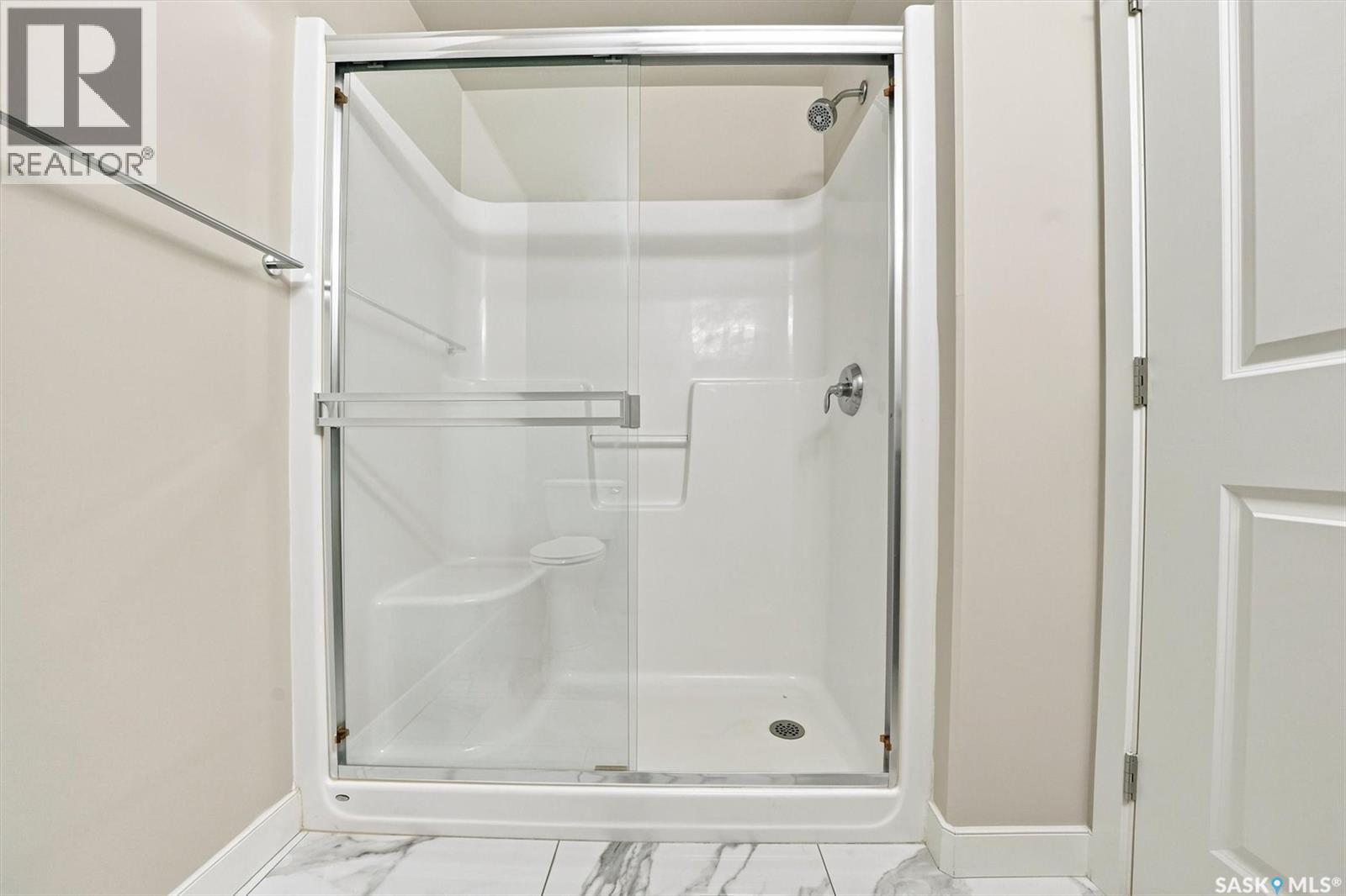 210 1015 Moss Avenue, Saskatoon, SK - Indoor Photo Showing Bathroom
