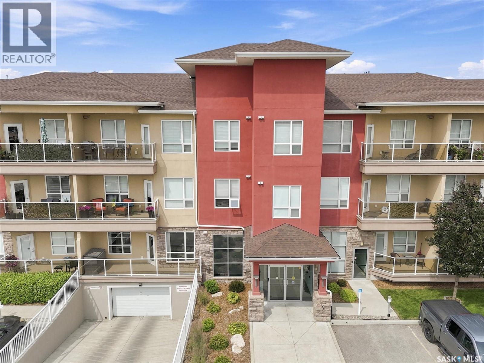 210 1015 Moss Avenue, Saskatoon, SK - Outdoor With Balcony With Facade