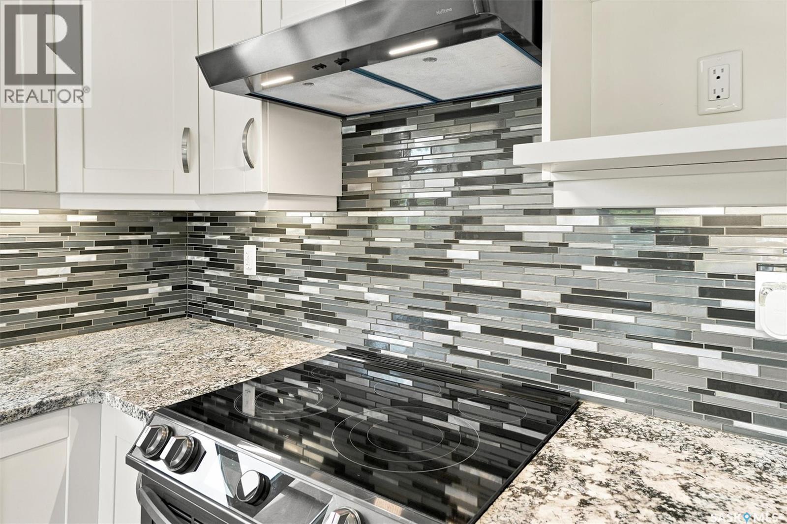 210 1015 Moss Avenue, Saskatoon, SK - Indoor Photo Showing Kitchen