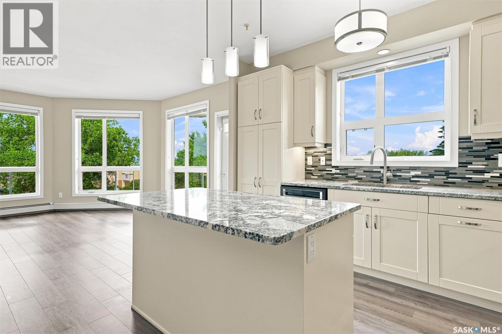 210 1015 Moss Avenue, Saskatoon, SK - Indoor Photo Showing Kitchen With Upgraded Kitchen