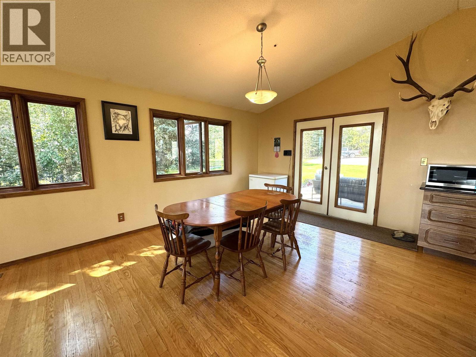 15562 287 Road, Fort St. John, BC - Indoor Photo Showing Dining Room