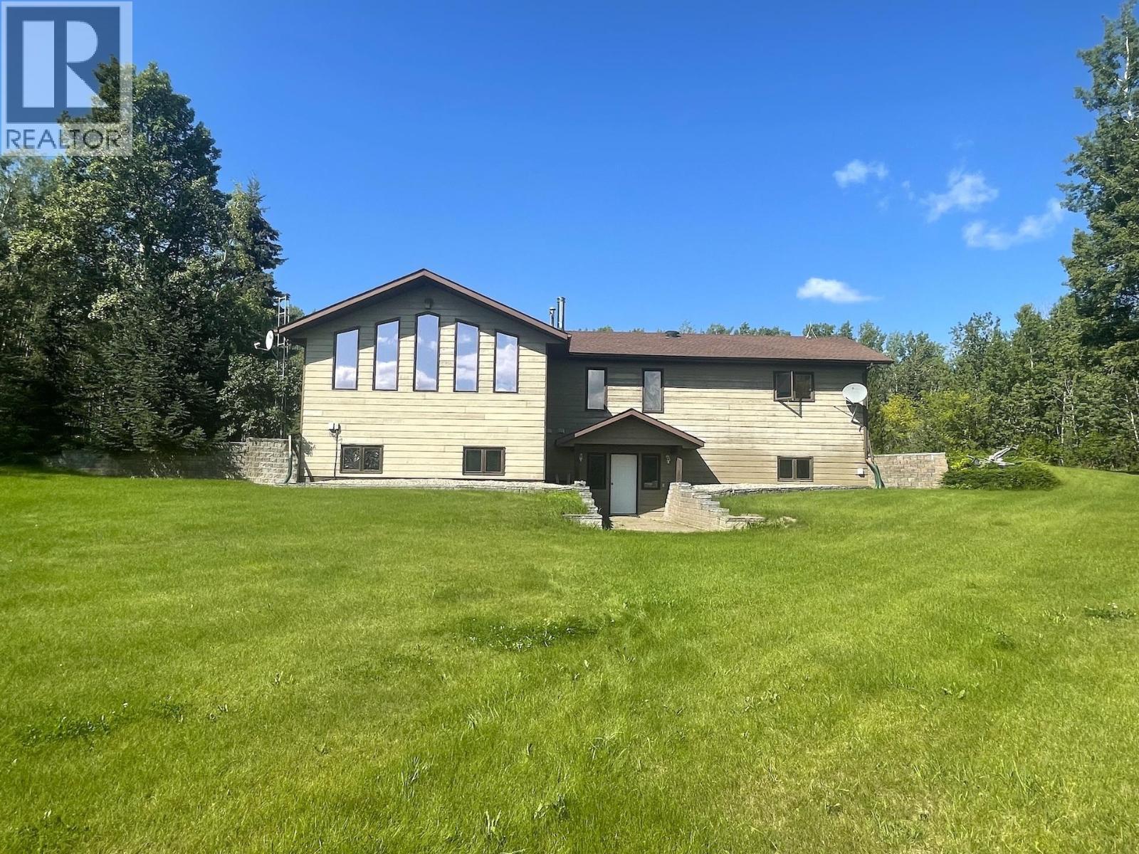 15562 287 Road, Fort St. John, BC - Outdoor