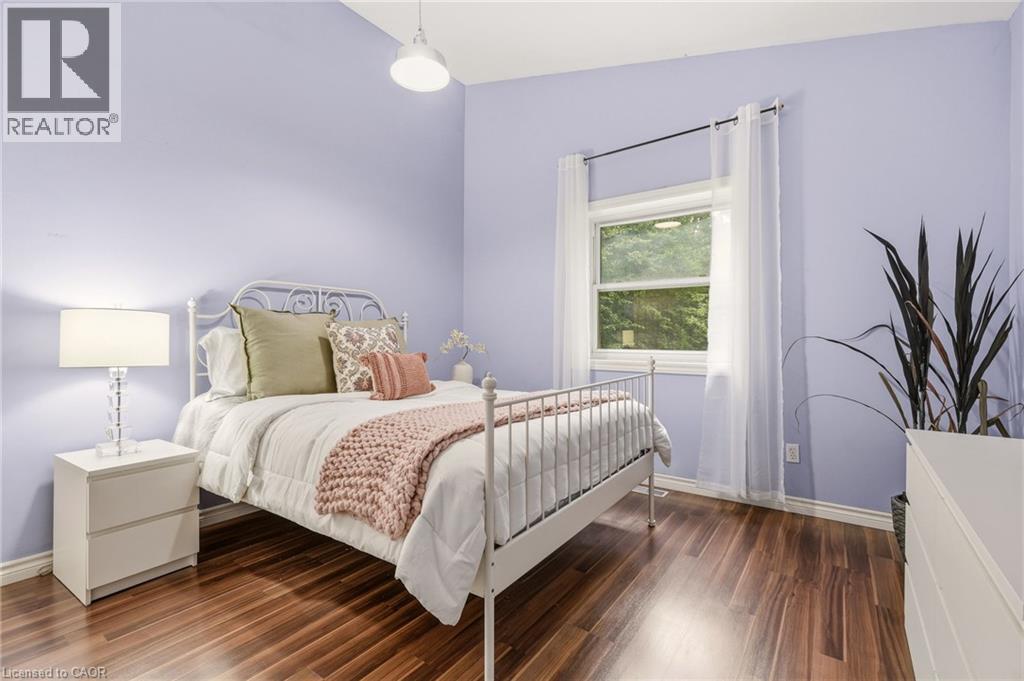 318 10Th Concession Road E, Freelton, ON - Indoor Photo Showing Bedroom