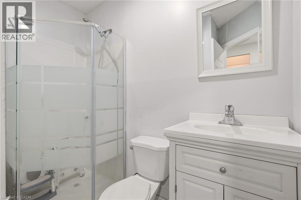 318 10Th Concession Road E, Freelton, ON - Indoor Photo Showing Bathroom
