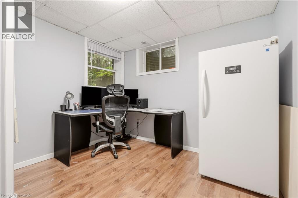 318 10Th Concession Road E, Freelton, ON - Indoor Photo Showing Office