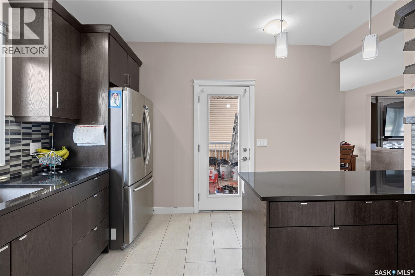 526 Maple Crescent, Warman, SK - Indoor Photo Showing Kitchen