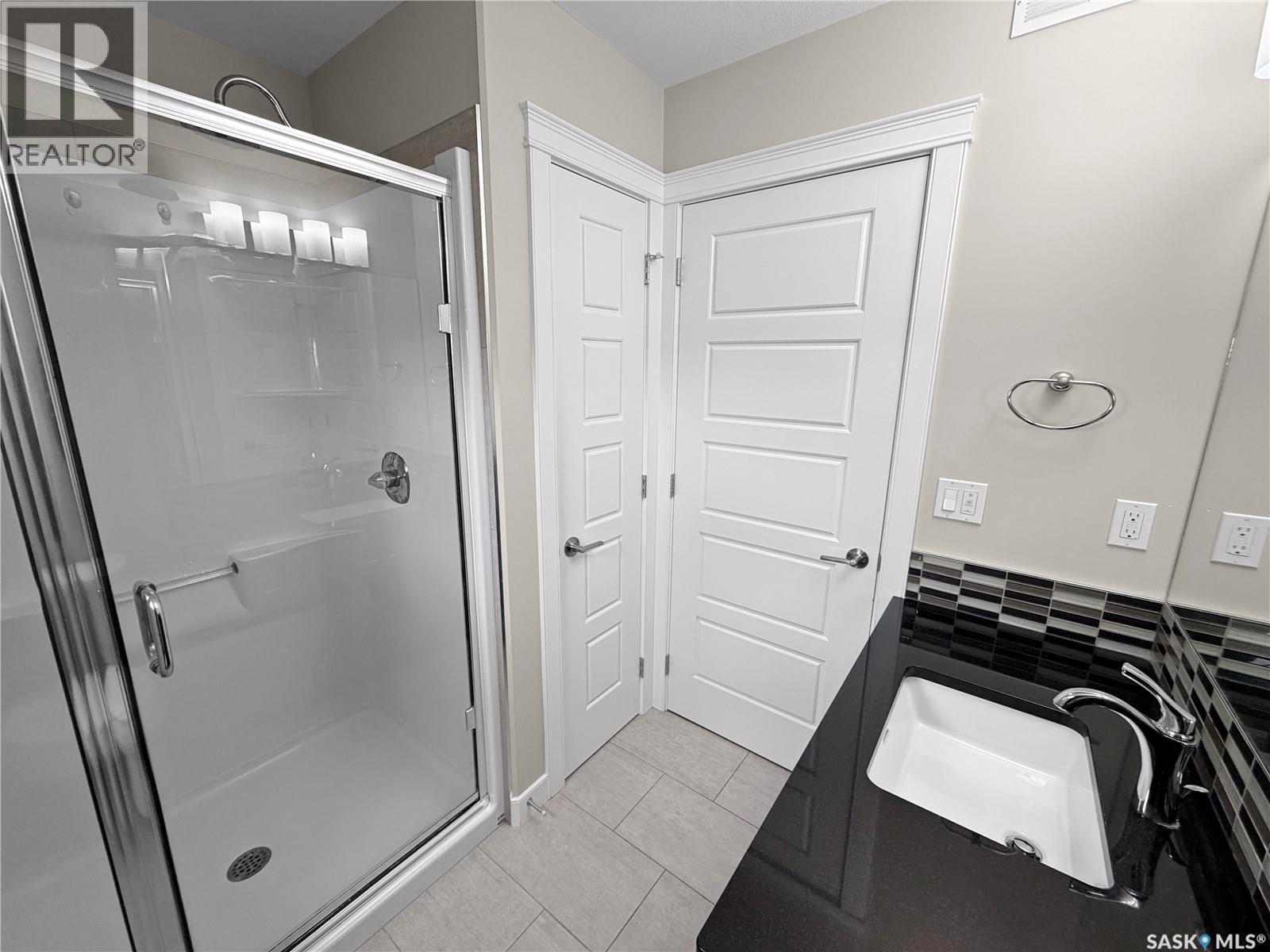 526 Maple Crescent, Warman, SK - Indoor Photo Showing Bathroom