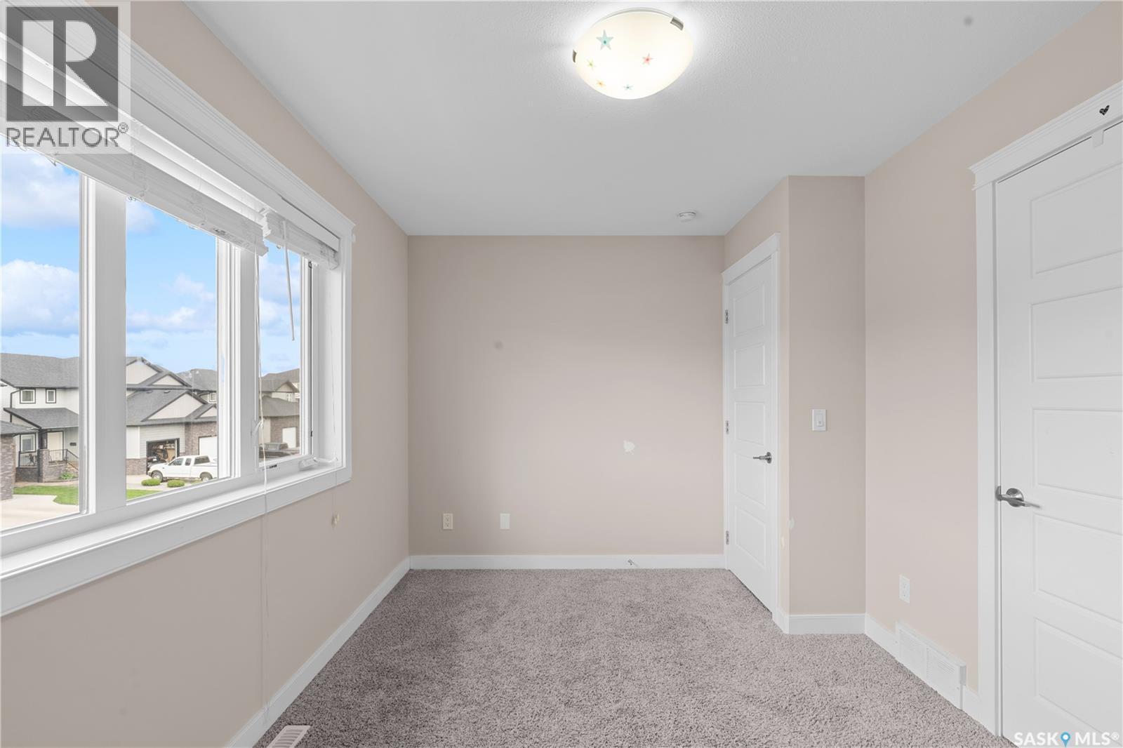 526 Maple Crescent, Warman, SK - Indoor Photo Showing Other Room