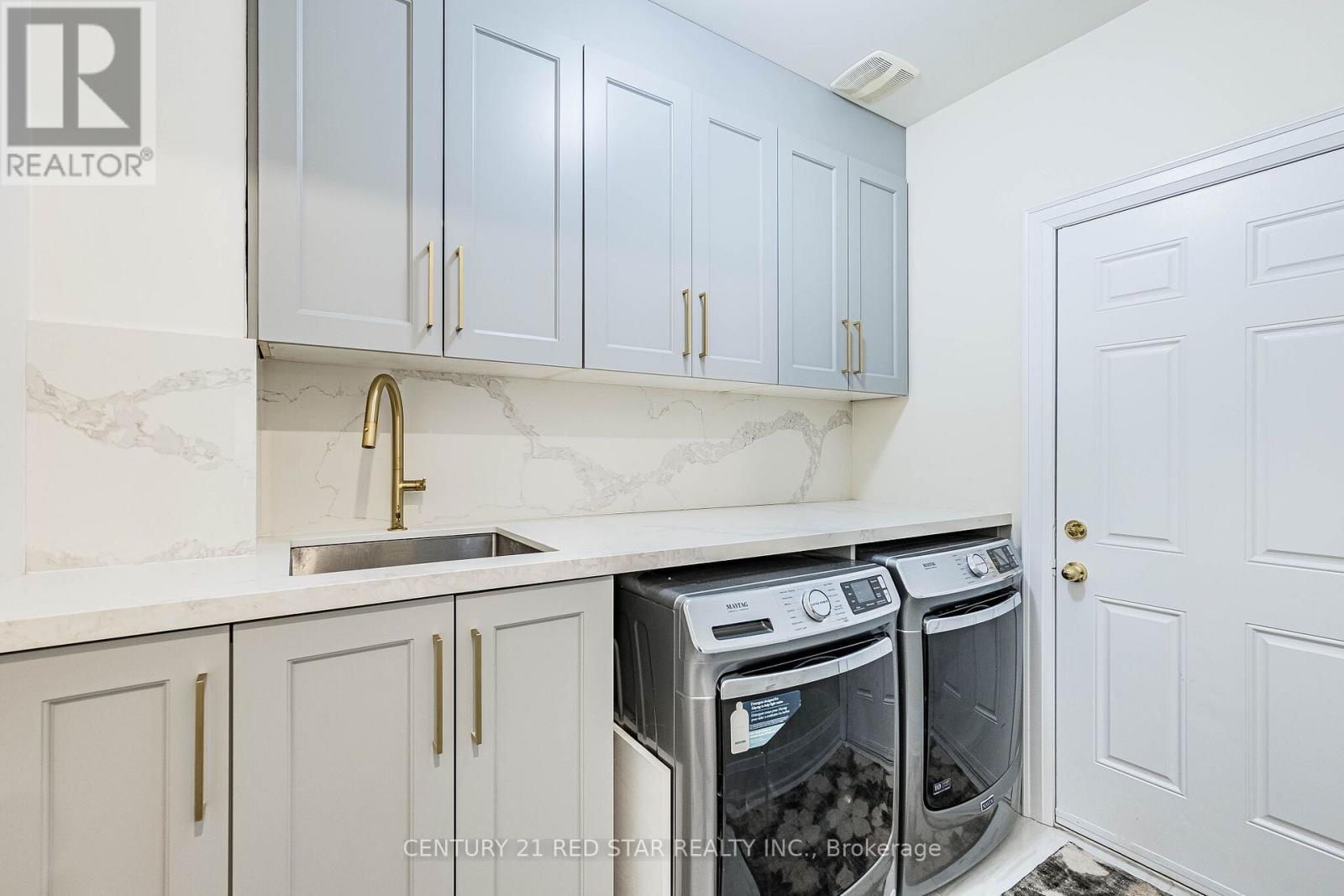 396 Derrydale Drive, Mississauga, ON - Indoor Photo Showing Kitchen