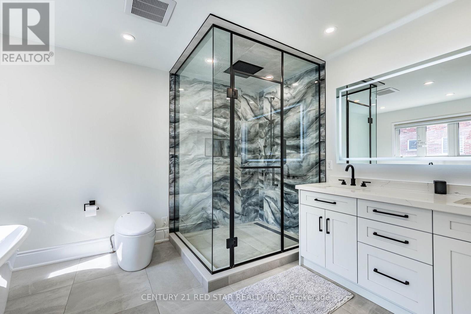 396 Derrydale Drive, Mississauga, ON - Indoor Photo Showing Bathroom