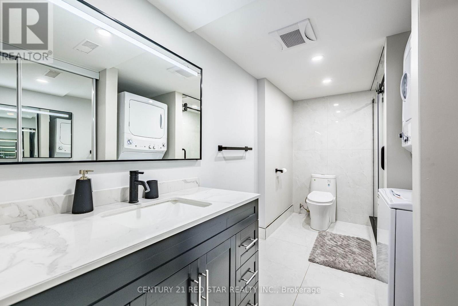 396 Derrydale Drive, Mississauga, ON - Indoor Photo Showing Bathroom