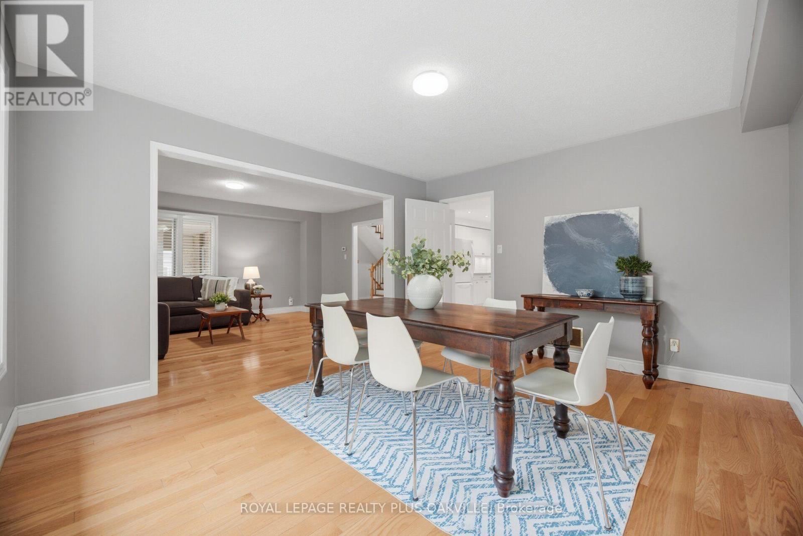 5882 Cornell Crescent, Mississauga, ON - Indoor Photo Showing Dining Room