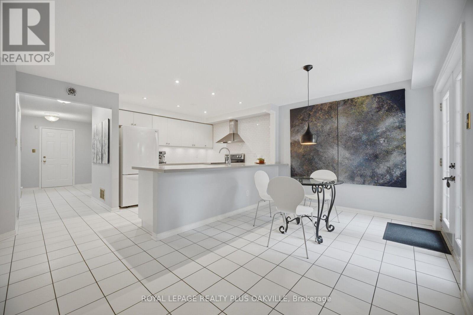 5882 Cornell Crescent, Mississauga, ON - Indoor