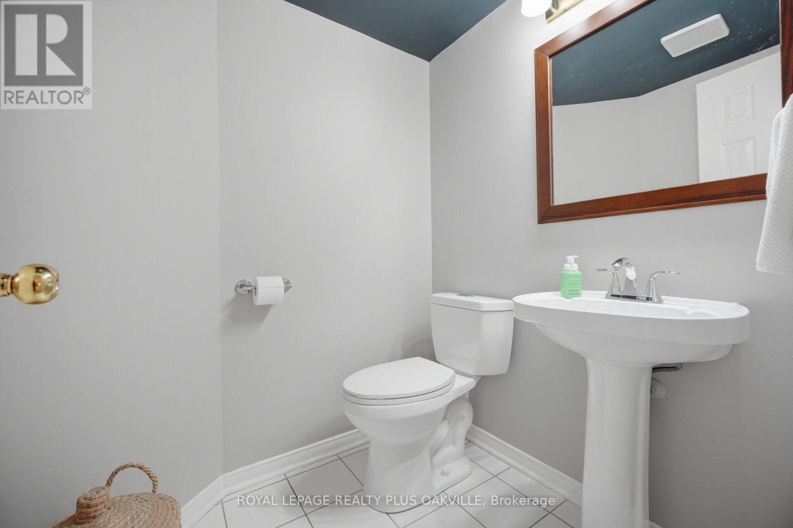 5882 Cornell Crescent, Mississauga, ON - Indoor Photo Showing Bathroom