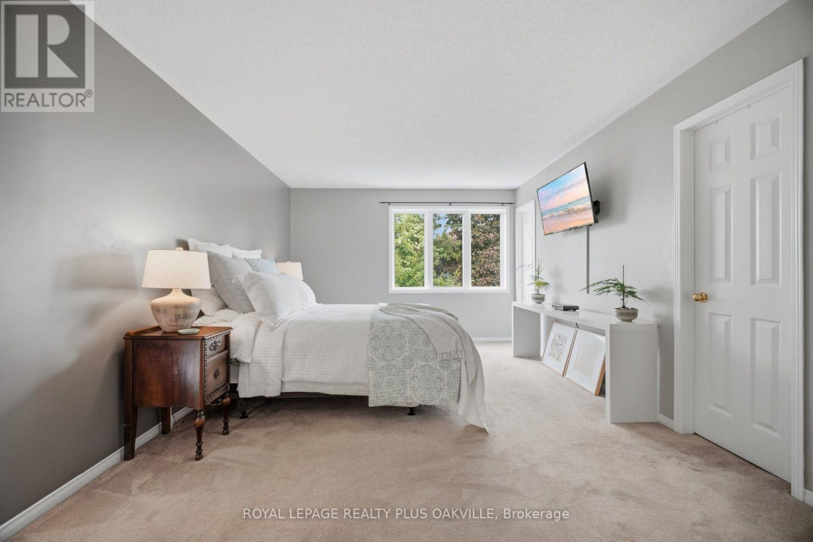 5882 Cornell Crescent, Mississauga, ON - Indoor Photo Showing Bedroom