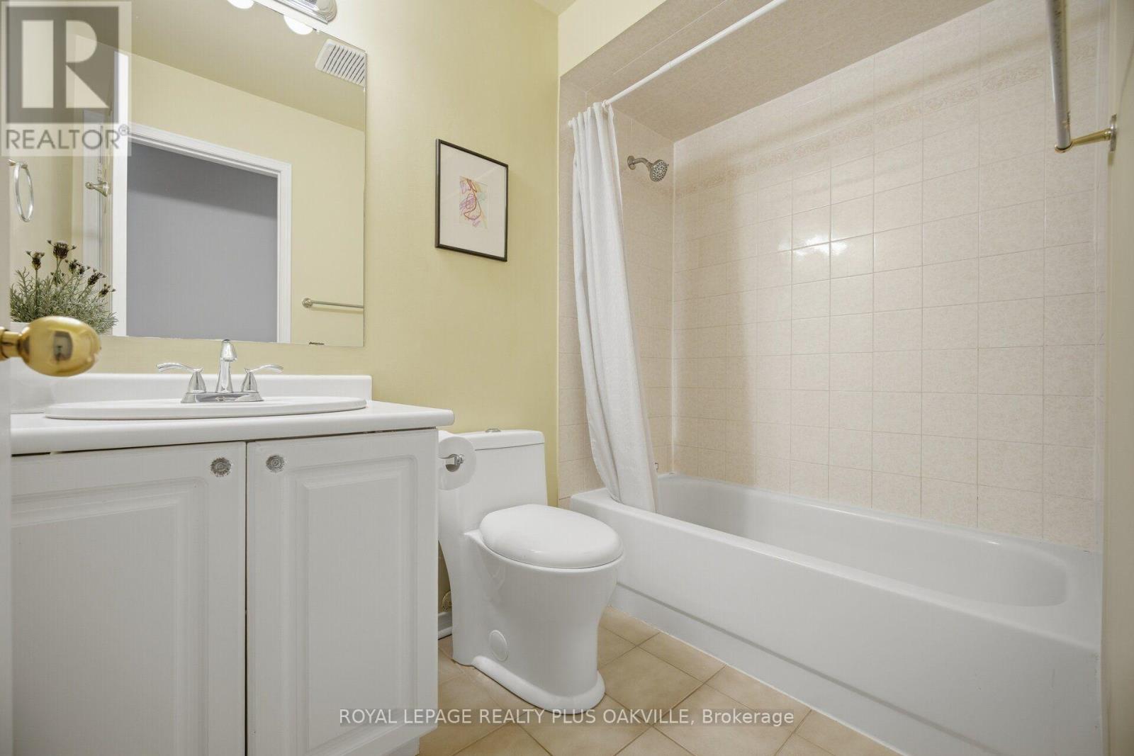 5882 Cornell Crescent, Mississauga, ON - Indoor Photo Showing Bathroom