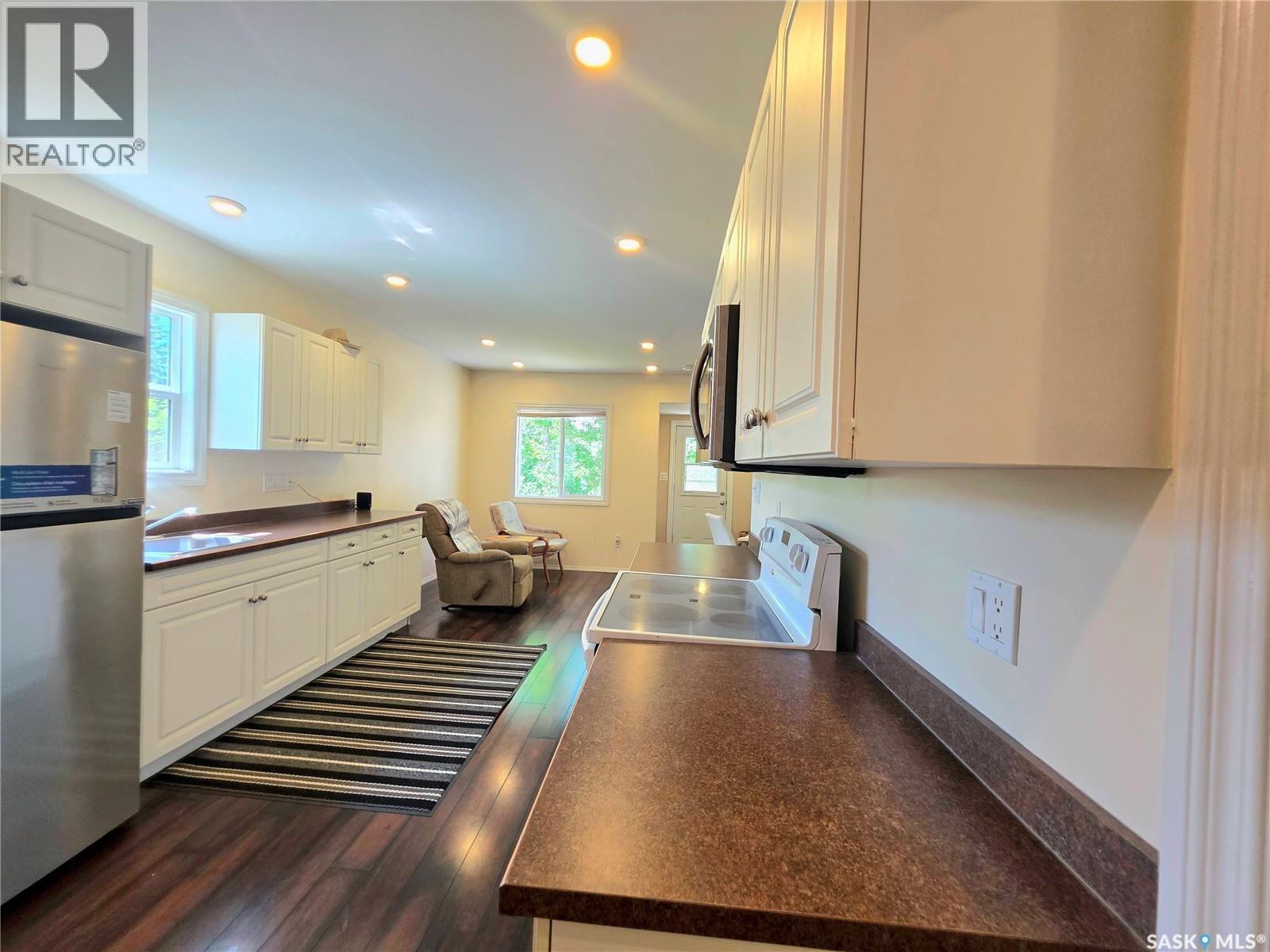 802 O Avenue S, Saskatoon, SK - Indoor Photo Showing Kitchen
