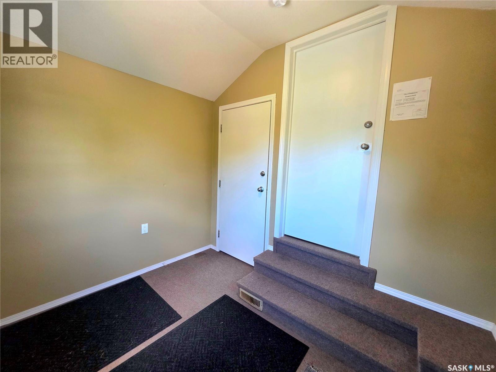 802 O Avenue S, Saskatoon, SK - Indoor Photo Showing Other Room